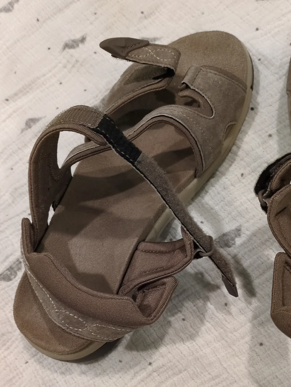 ❤️🩴🤎Dr. Scholl's Taupe Suede Adjustable Strap Sandals Women's size 8.5 M❤️🩴🤎